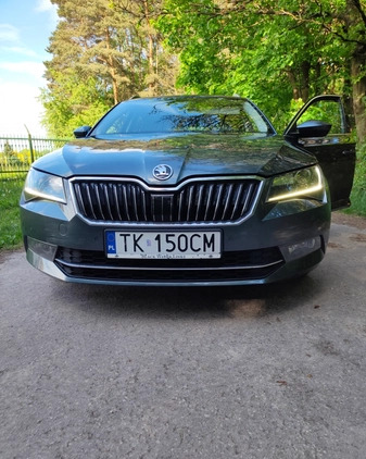 Skoda Superb cena 60000 przebieg: 185812, rok produkcji 2016 z Kielce małe 79